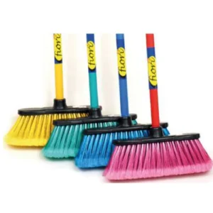 Kika Broom